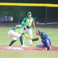 PERICOS DE PUEBLA VS BRAVOS DE LEÓN